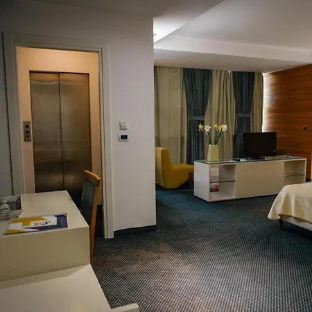 Bermon 4* Τίρανα