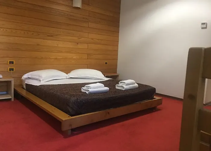 Bermon Hotel 4* Тирана